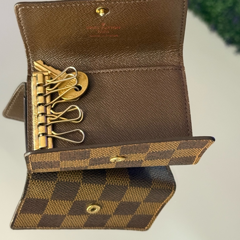 Louis Vuitton 💯 Authentic - Picture 9 of 12